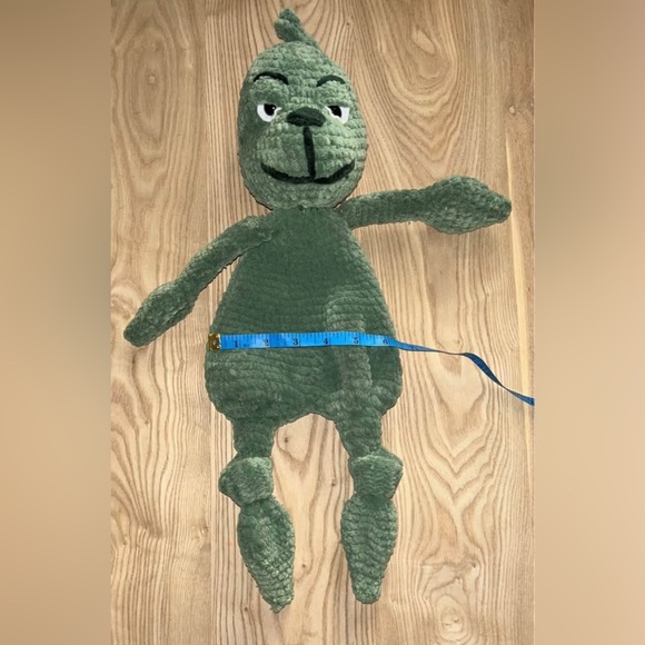 Handmade Crocheted Grinch cuddle buddy - Picture 5 of 7